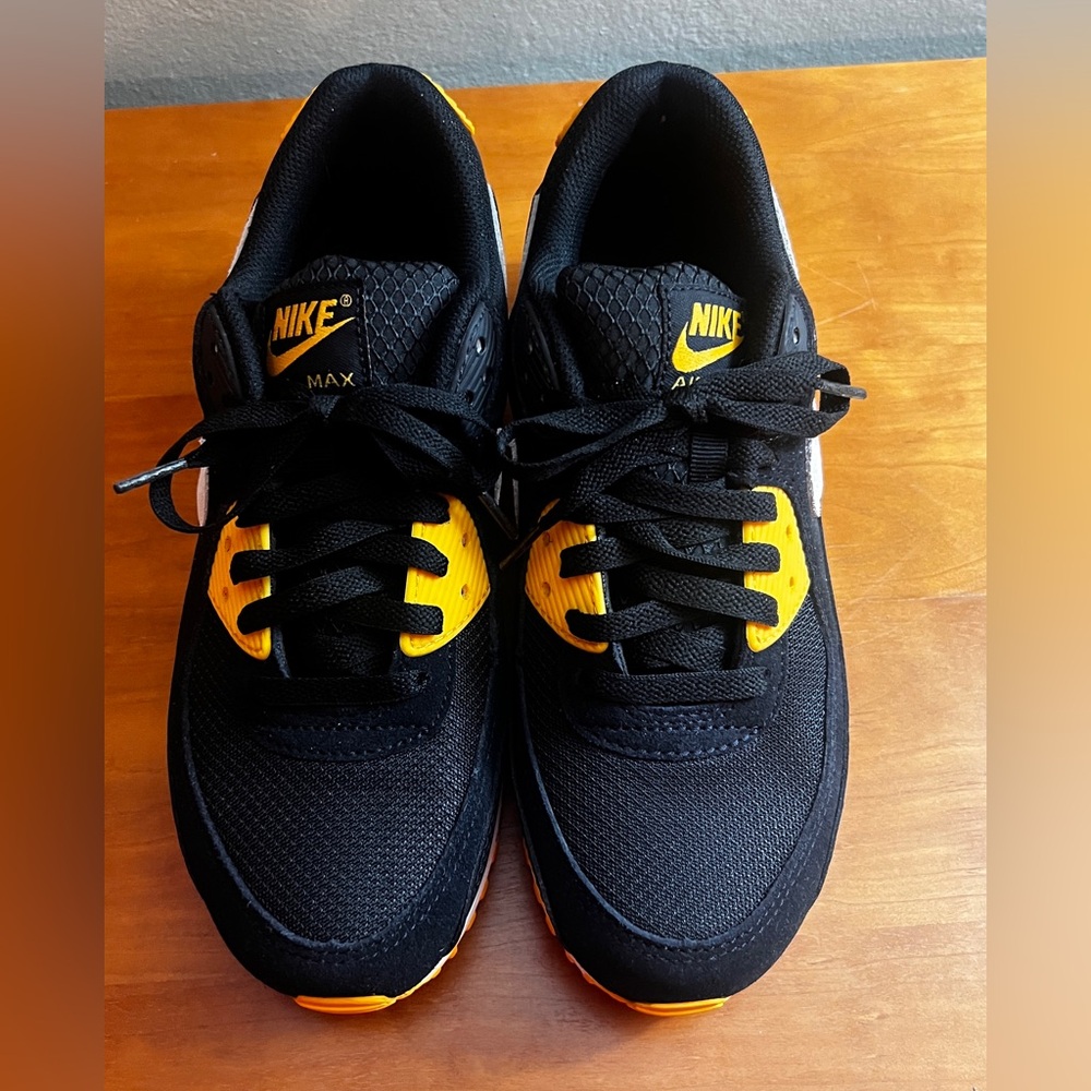 Nike AirMax 90 Black and Gold Athletic Shoes Men’s Size 9.5, Women's Size 8 - Picture 5 of 14
